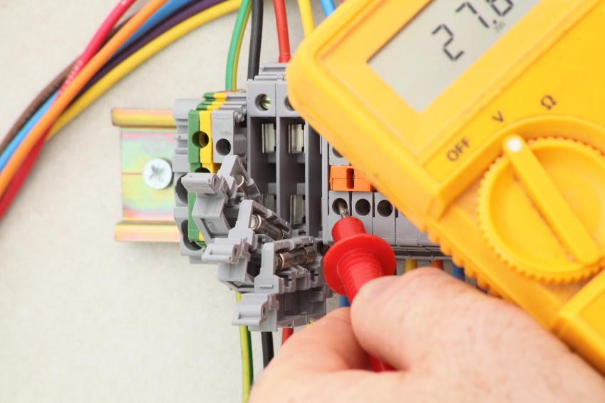 Don’t Ignore 4 Signs That Warn You About Electrical Problems At Home