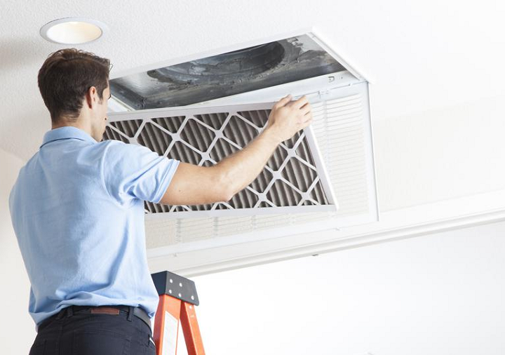 Reasons to Hire Professionals for Cleaning Air Duct