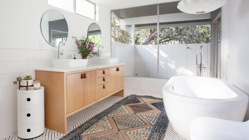 10 Budget-Friendly Ideas To Spruce Up Your Bathroom